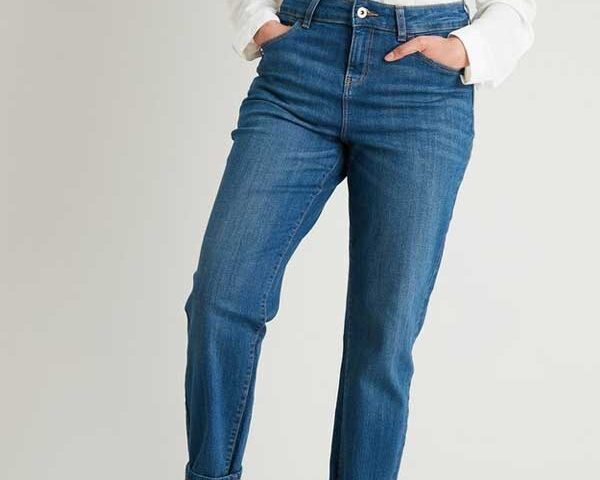 women-Girlfriend-style-Jeans