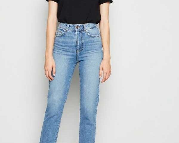 women-Straight-leg-Jeans-style